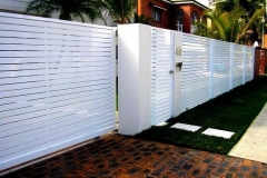 Sliding-Gate-with-matching-fence