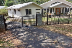 Spear-top-gates-and-matching-fencing